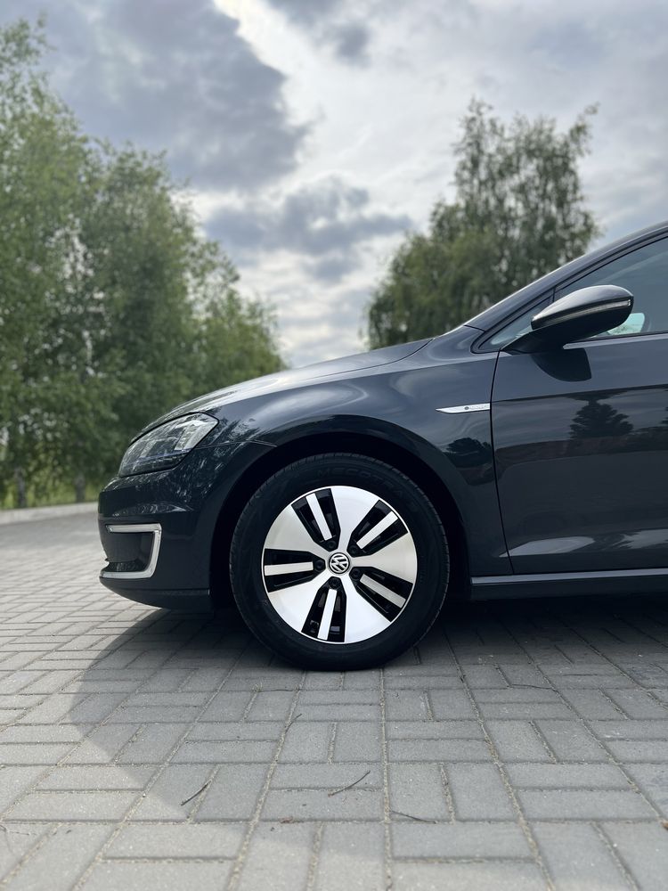 Volkswagen E-Golf 2015рік, 24 kWh, Comfort-line, Urano grey