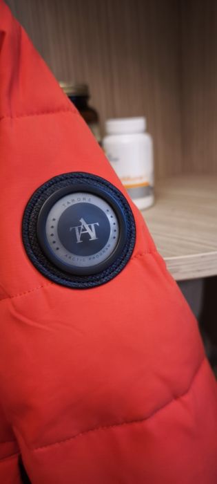 Жіноча зимня куртка