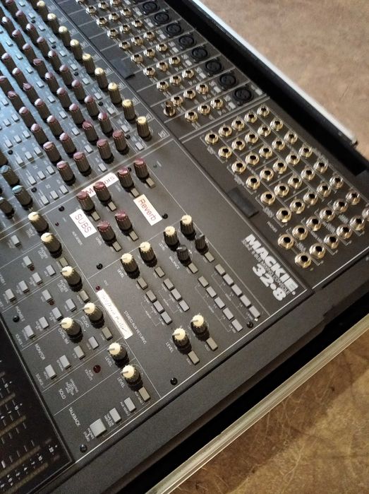 мікшерний пульт MACKIE 32-8