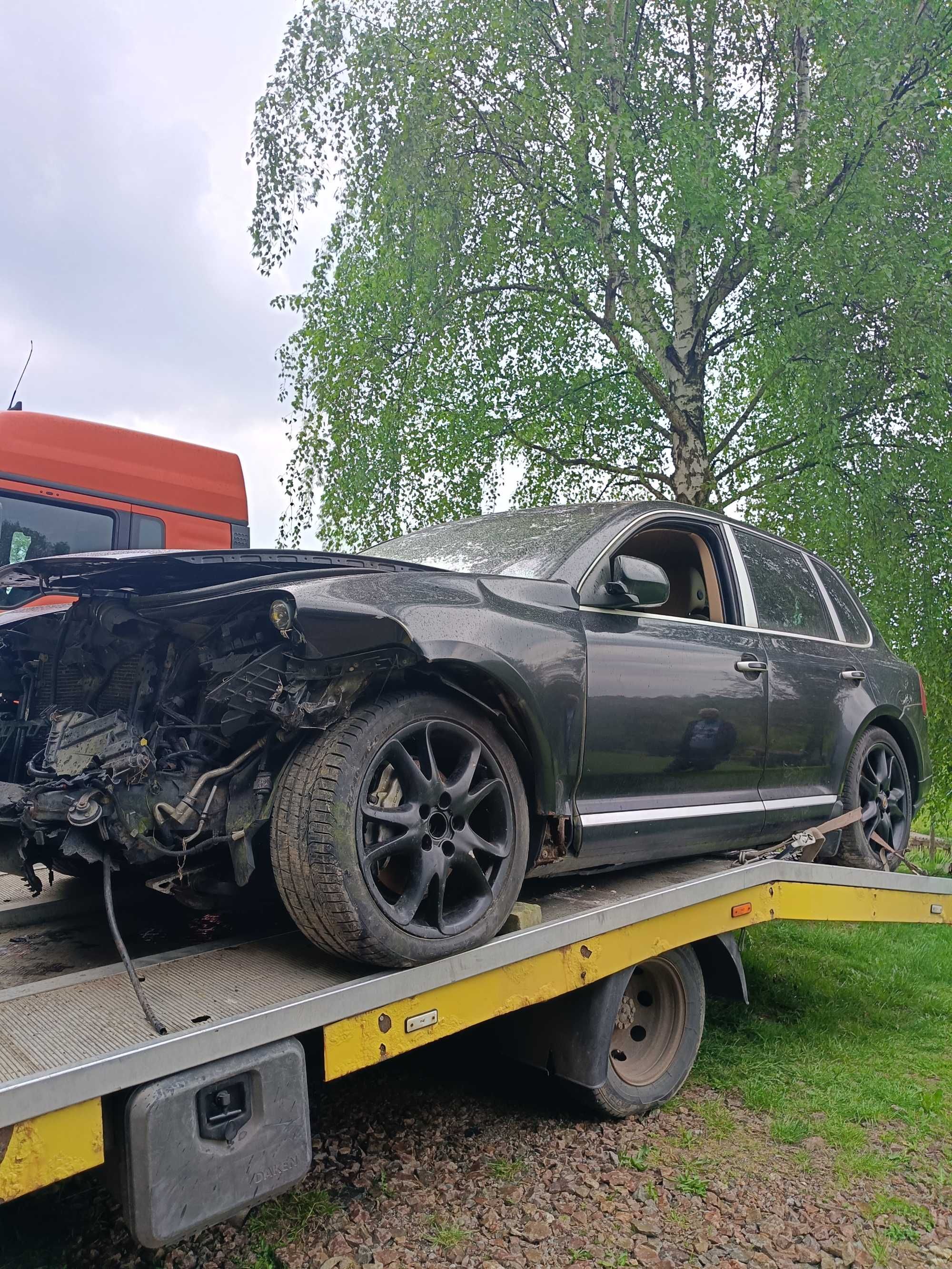 Porsche cayenne lift 4,8 2007r uszkodzone części lampa skrzynia i inne