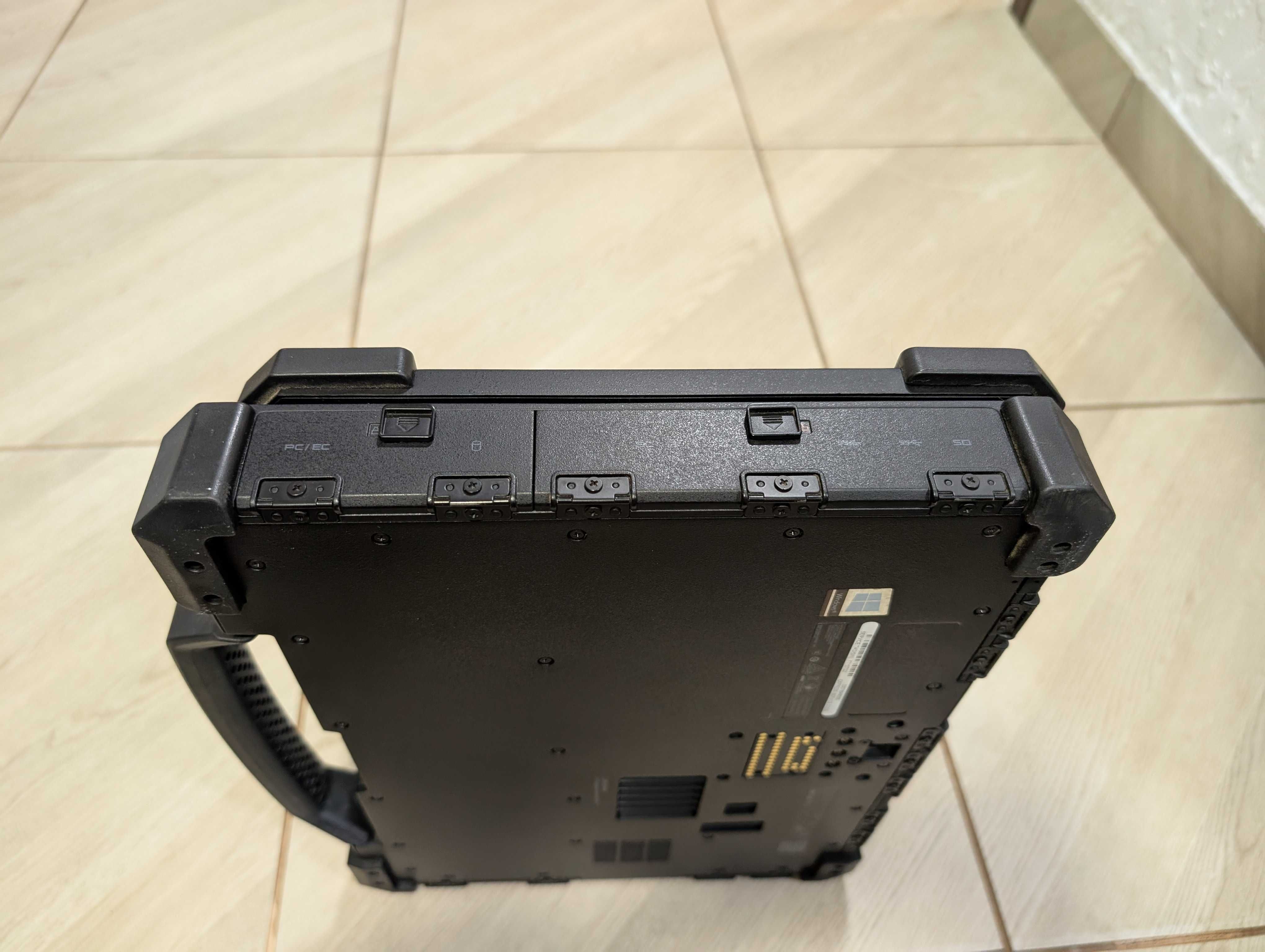 Защищенный Dell 14 Rugged Extreme 7414 Core I7 250Gb 16Gb з AMD