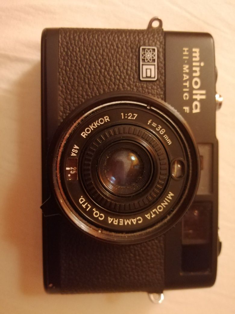 Máquina fotográfica antiga Minolta.