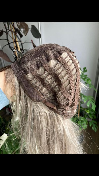 Peruka chlodny blond syntetyczna