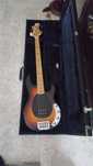 Baixo MusicMan Stingray 4 USA