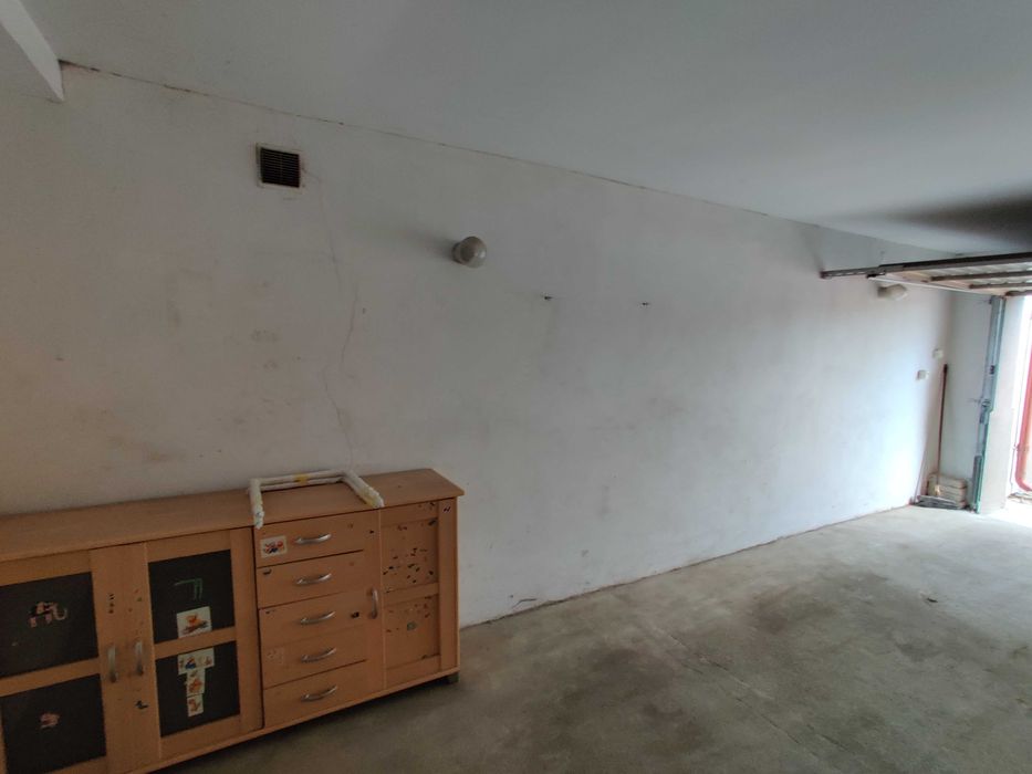 Garaż w bryle bloku – Romanowska 55B – zaparkuj także przed garażem