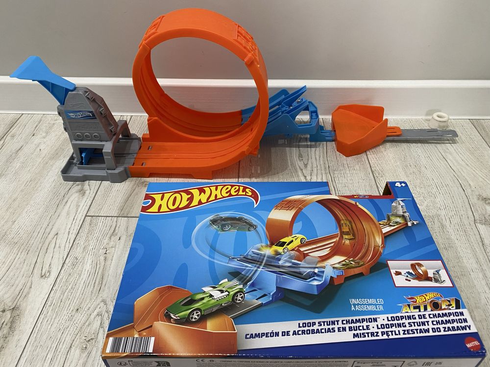Ігровий набір Трек Hot Wheels Чемпіон з трюків у петлі.