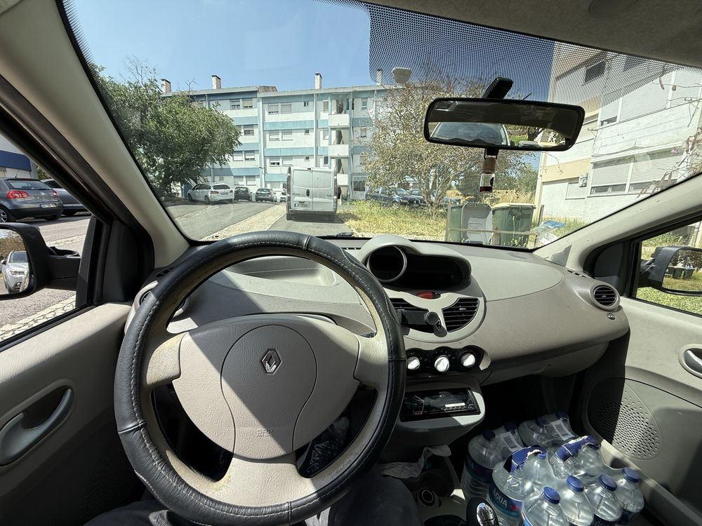 Renault Twingo castanho