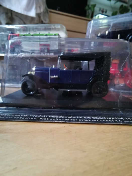 Zabawki samochody kolekcjonerskie