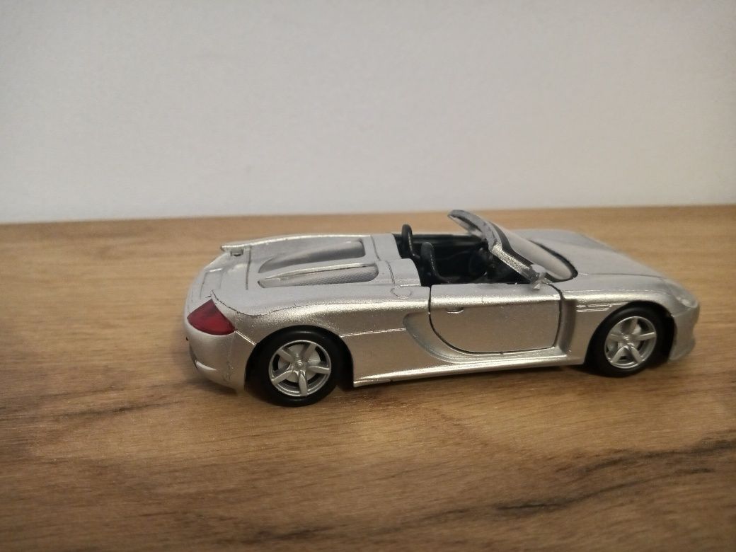 Porsche spider w skali 1/ 43