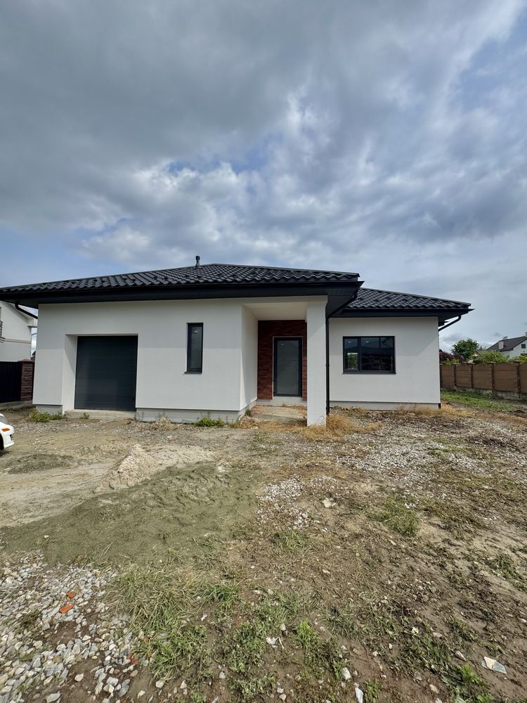 Одноповерховий особняк з гаражем та подвір’ям — 140 м², 12 соток!