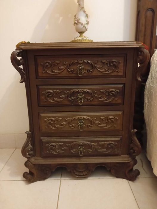 Bonita Mobília de Quarto Estilo Barroco com Colchão Pikolin