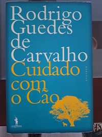 Livro "Cuidado com o Cão " Rodrigo Guedes de Carvalho