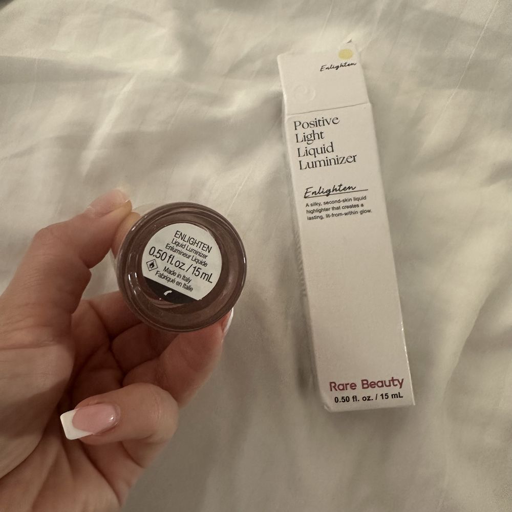Rozświetlacz Rare Beauty 15 ml