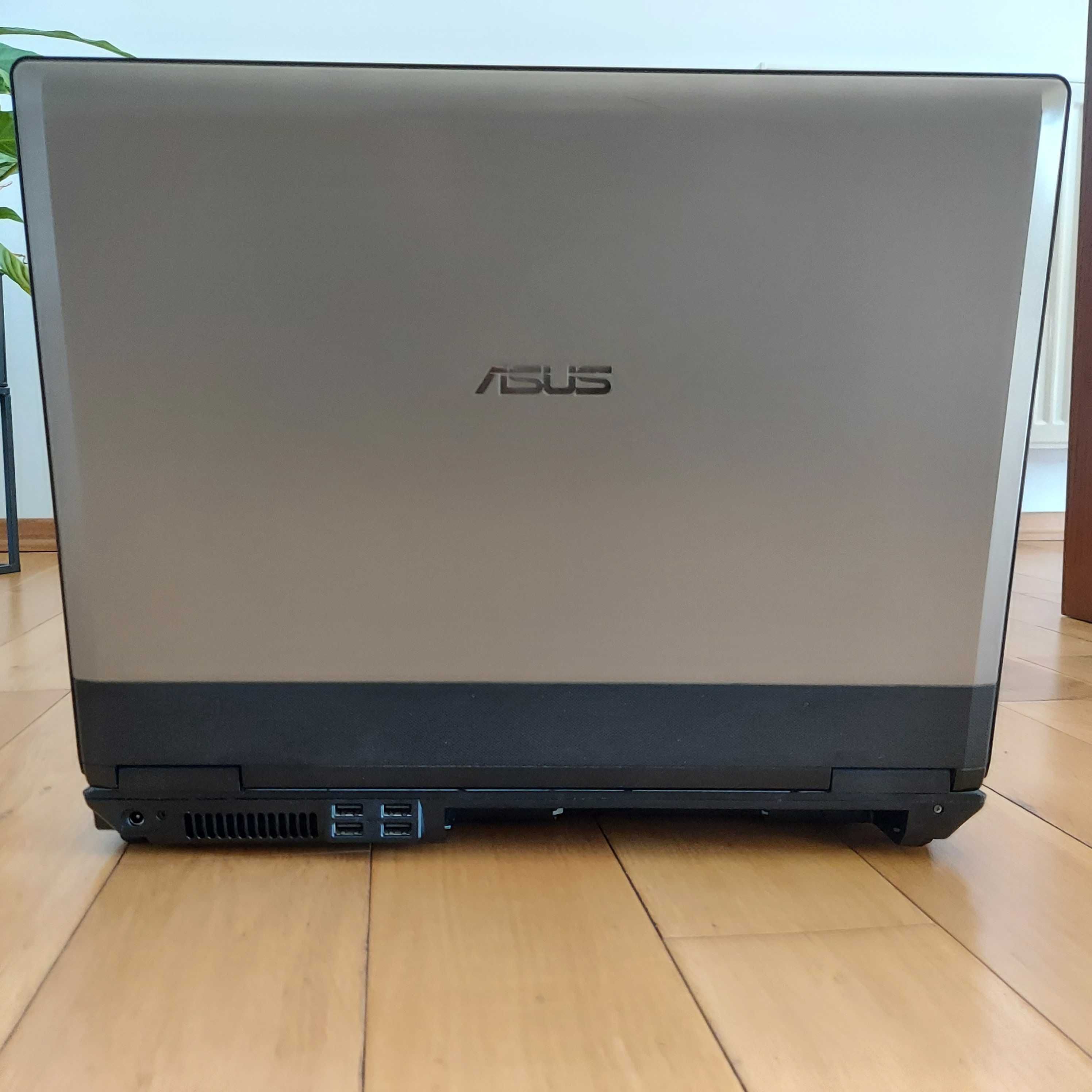 Asus 17", SSD 256GB