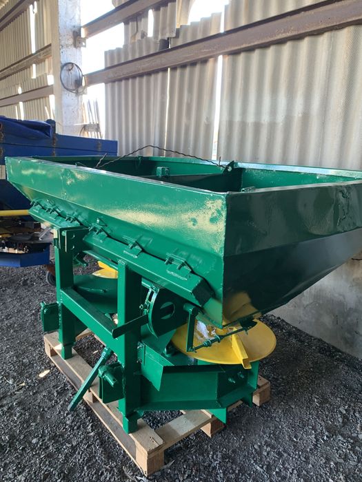 Розкидач добрив  Мвд-1000, МВУ, РМД -1000