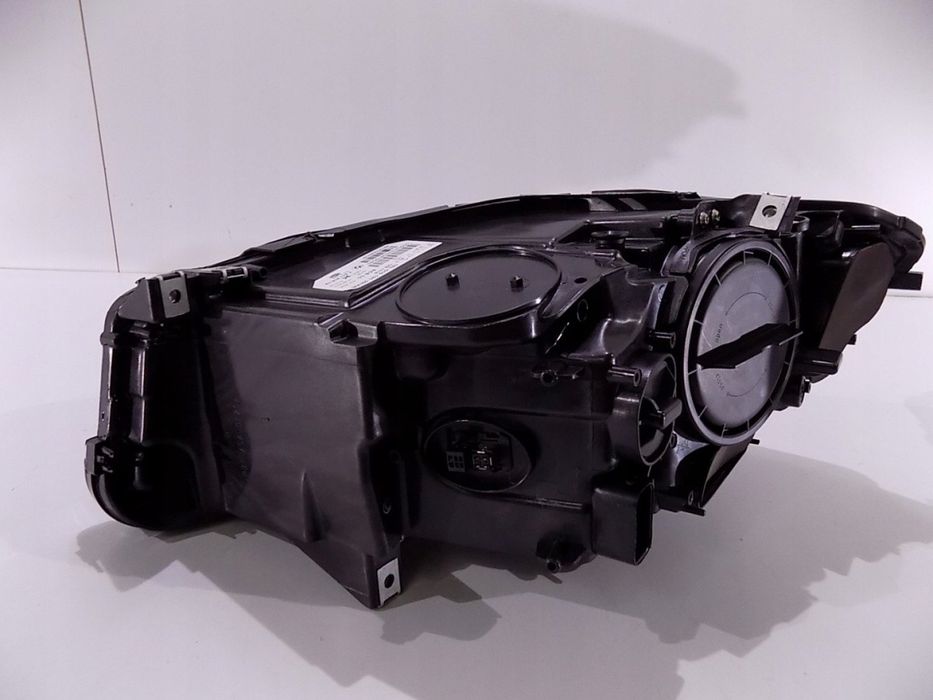 BMW 5 F10 / F11 lampa przednia bi-xenon R - 4114