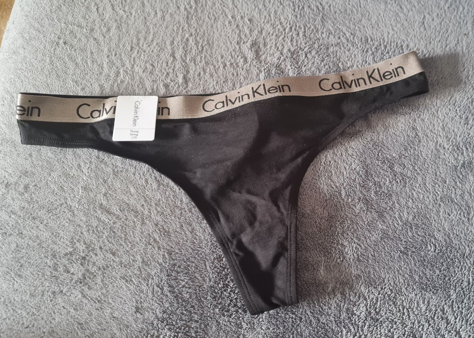 Stringi Calvin Klein L, XL