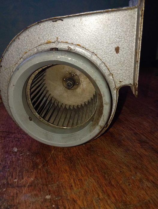 Продам відцентровий вентилятор