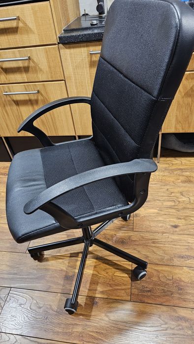 Fotel biurowy, krzesło obrotowe Renberget