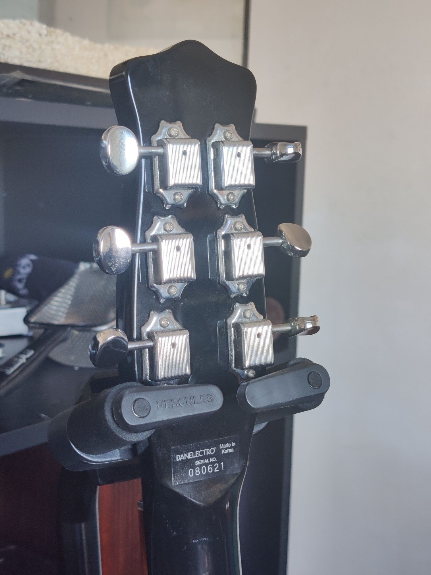Danelectro Baritone - guitarra elétrica barítona