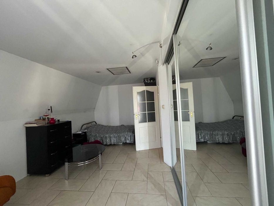 Dom z użytkowym poddaszem 160m2 i budynkiem gospodarczym
