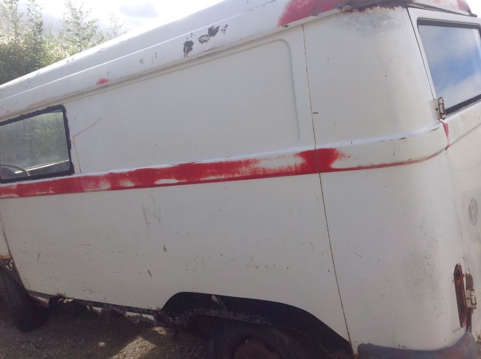 Carrinha Mercedes  Hanomag 206 d para restauro