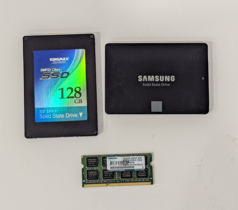 Samsung SSD 850 EVO 120 GB, Kingsmax 128 GB + пам'ять 8 GB