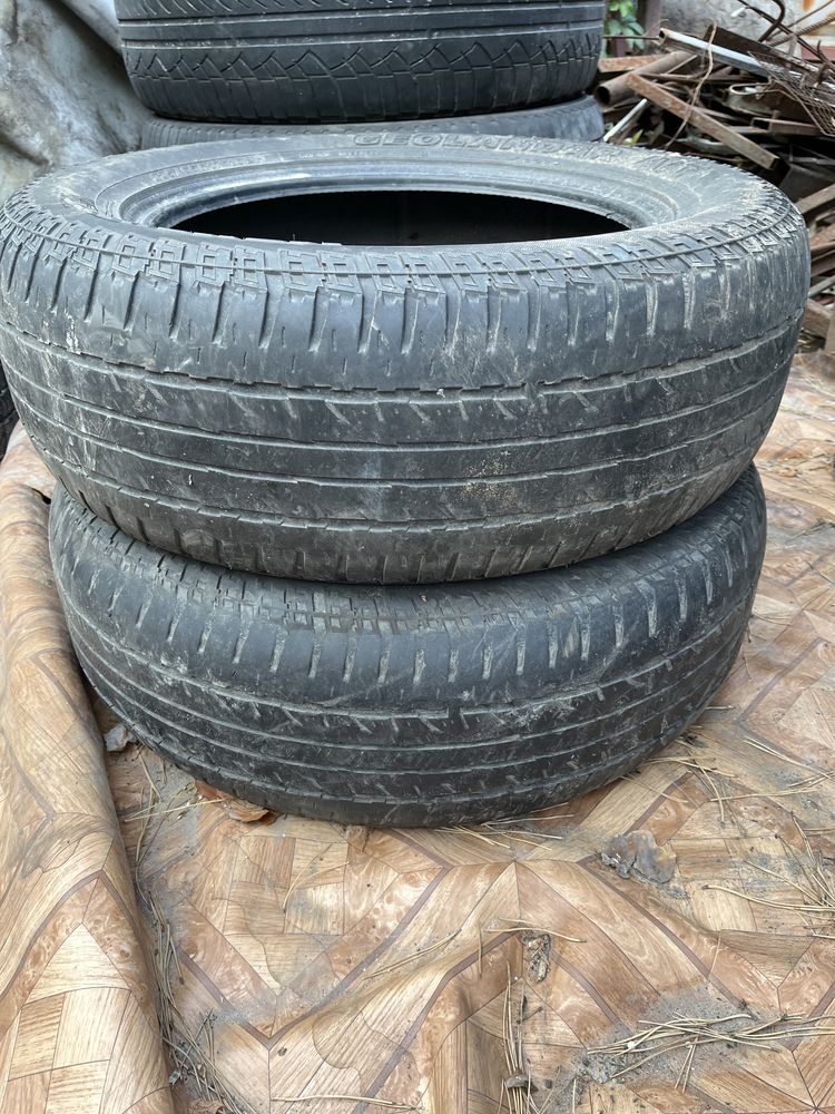 Продам Резину 225/65 R17 YAKOHAMA(пара)