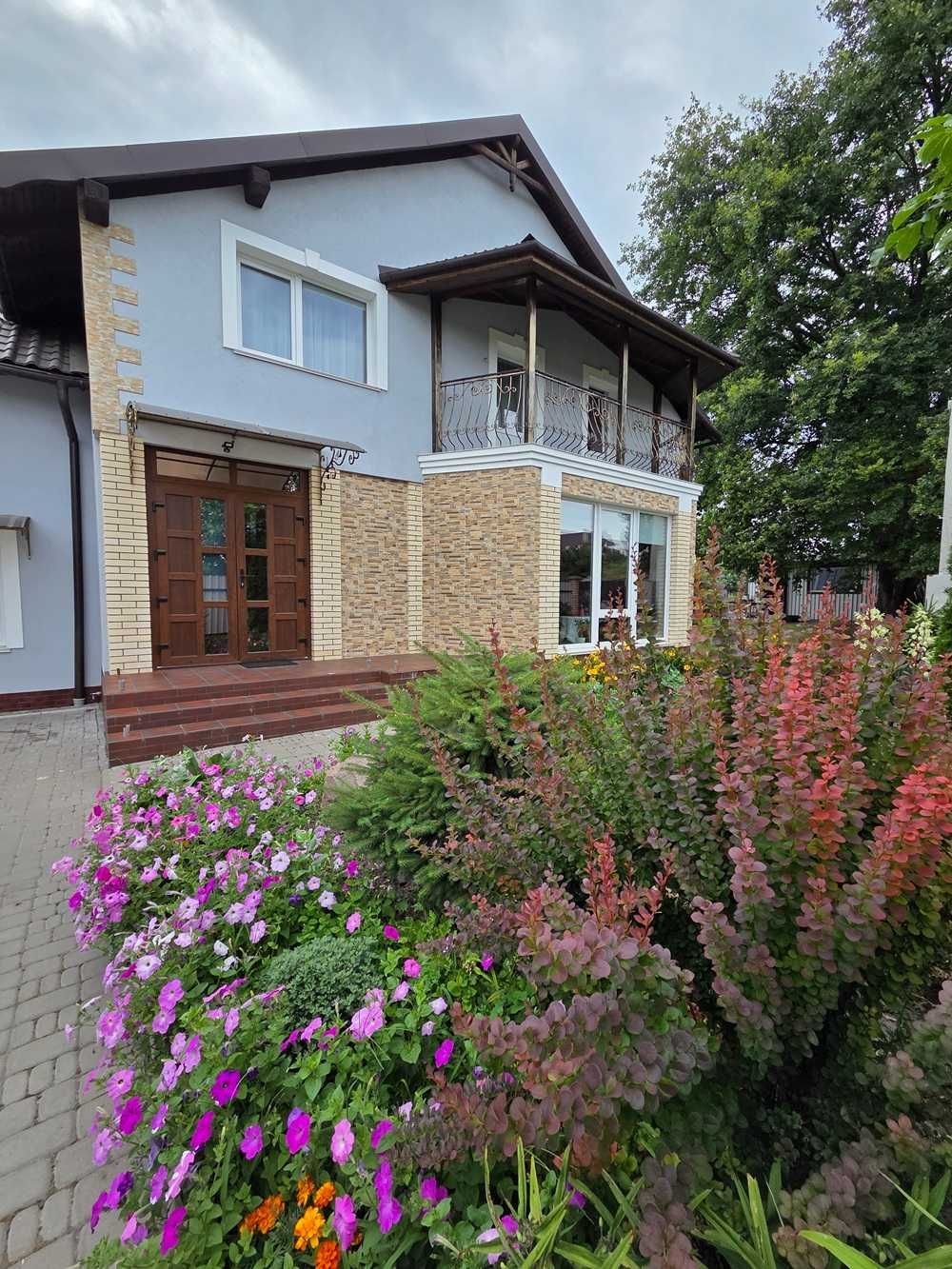 Продаж Сучасного будинку у Гостомелі. Заїжджай і живи!