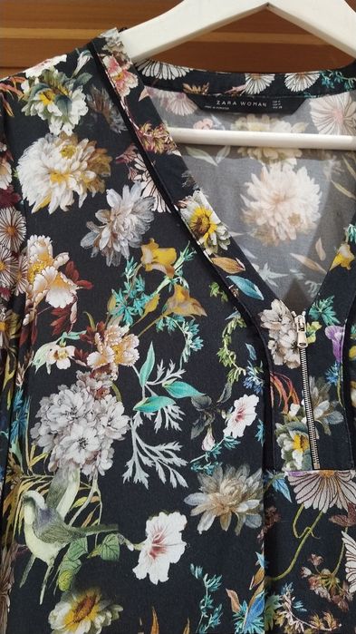 Blusa Zara com flores