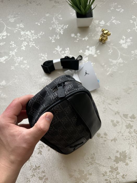 Сумка Air Jordan Monogram Crossbody | Nike, найк, джордан месенджер