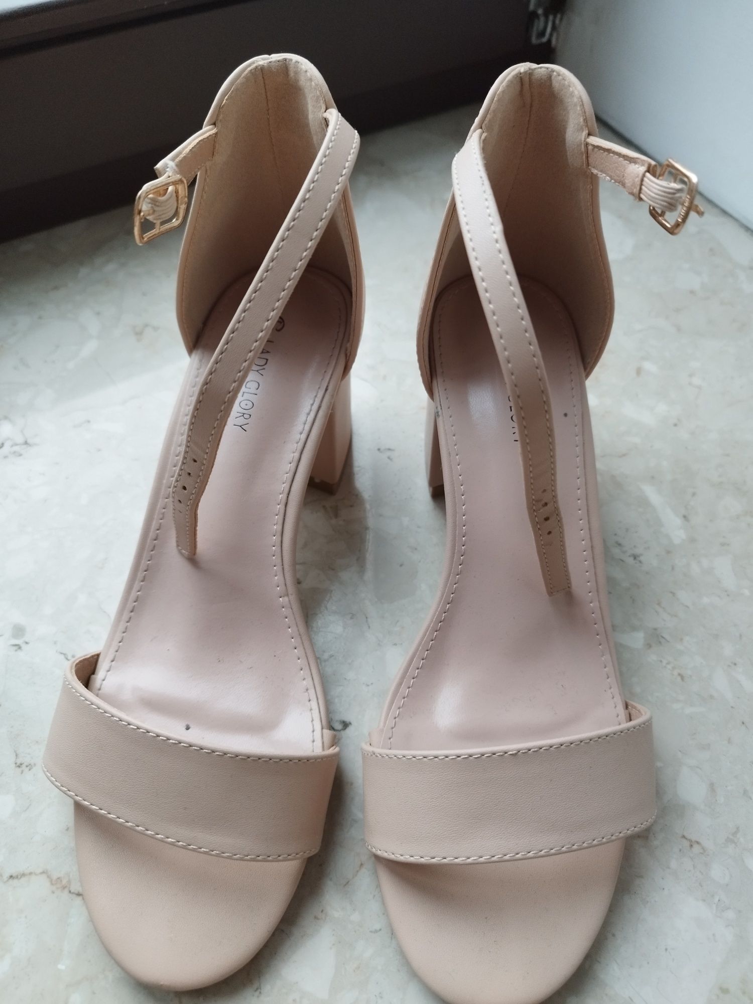 Buty na obcasie LADY GLORY