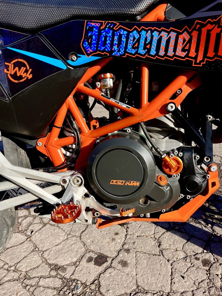 Мотоцикл KTM SMC 690 R розмитений !