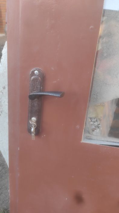 Продам двері в нормальному стані