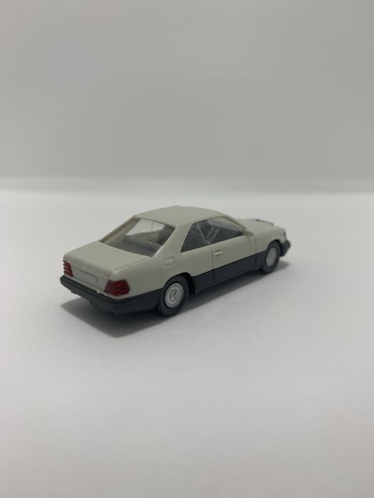 Mercedes 300 CE Coupé da Wiking escala H0 1/87