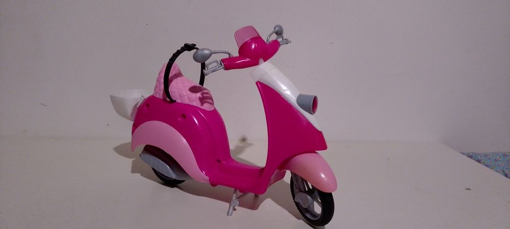Mota da Barbie bom estado