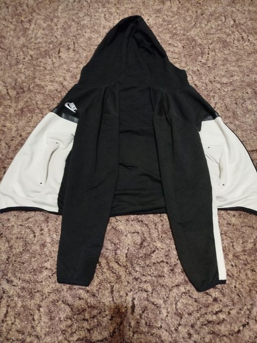 Tach flis Nike бело чорная