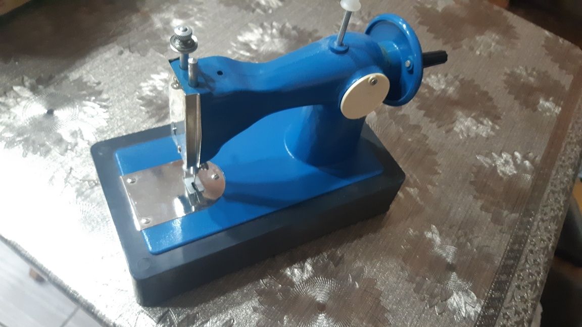 Детская швейная машинка ДШВ-1 оригинал