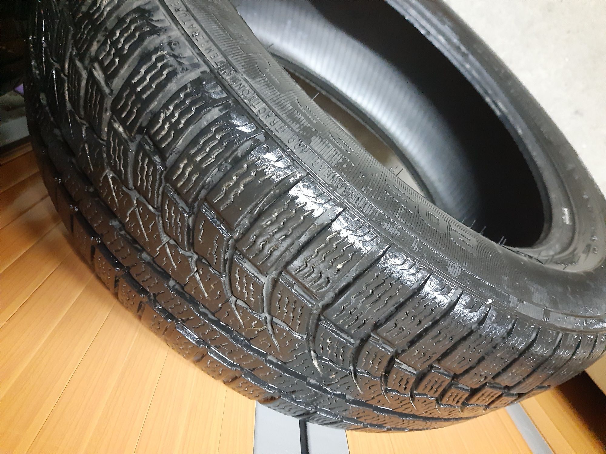 Komplet opon zimowych NOKIAN 205/55R17 4 sztuki używane