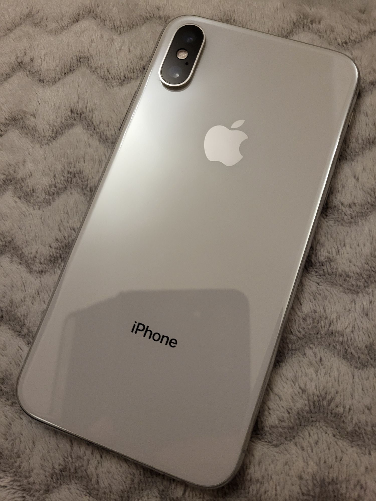 iPhone Xs 256GB срібний