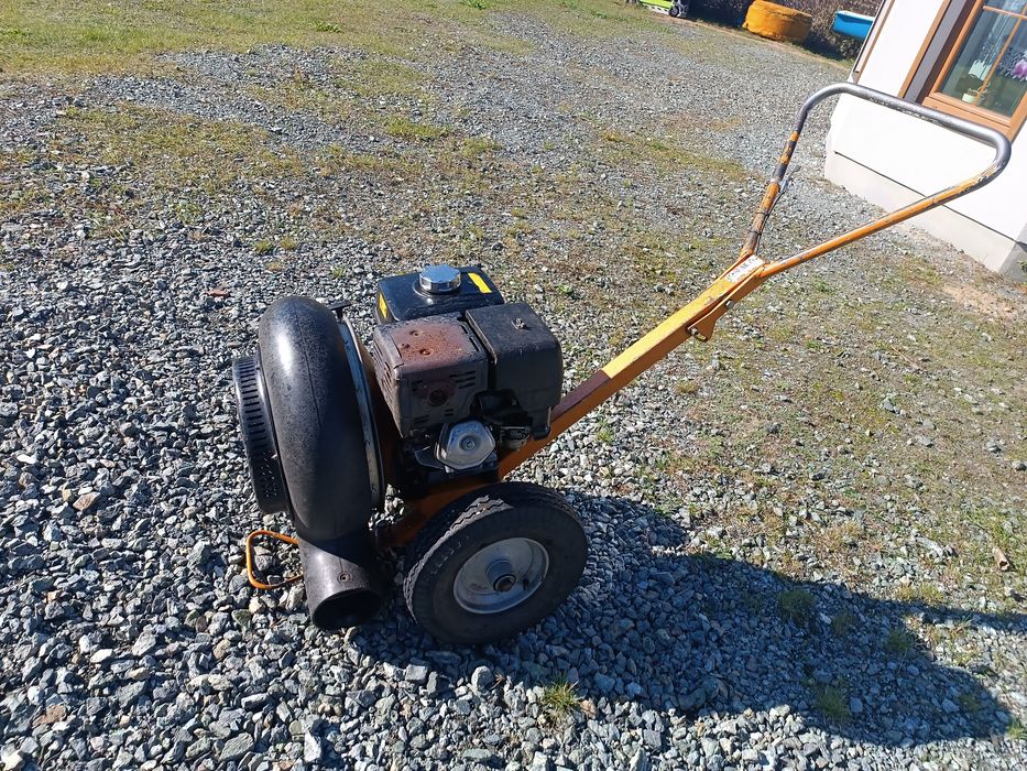 Dmuchawa do liści Schmitz 513 Tornado trawy drogowa odkurzacz 13hp

Si