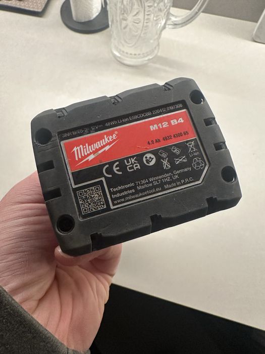 Szlifierka Milwaukee m12 fdga z bateria i ladowarka