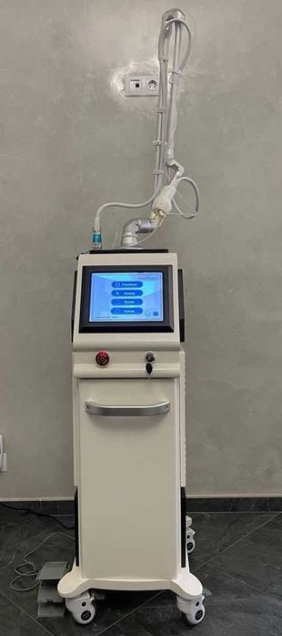 Фракційний СО2 лазер для шліфування шкіри та гінекологічних процедур