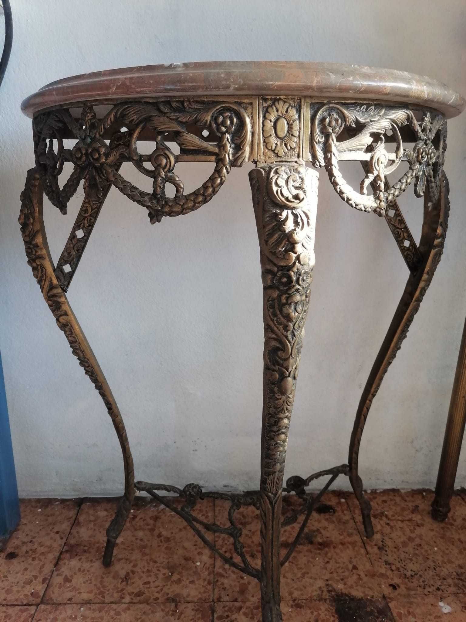 Mesa e espelho em bronze - Bom preço e bom estado