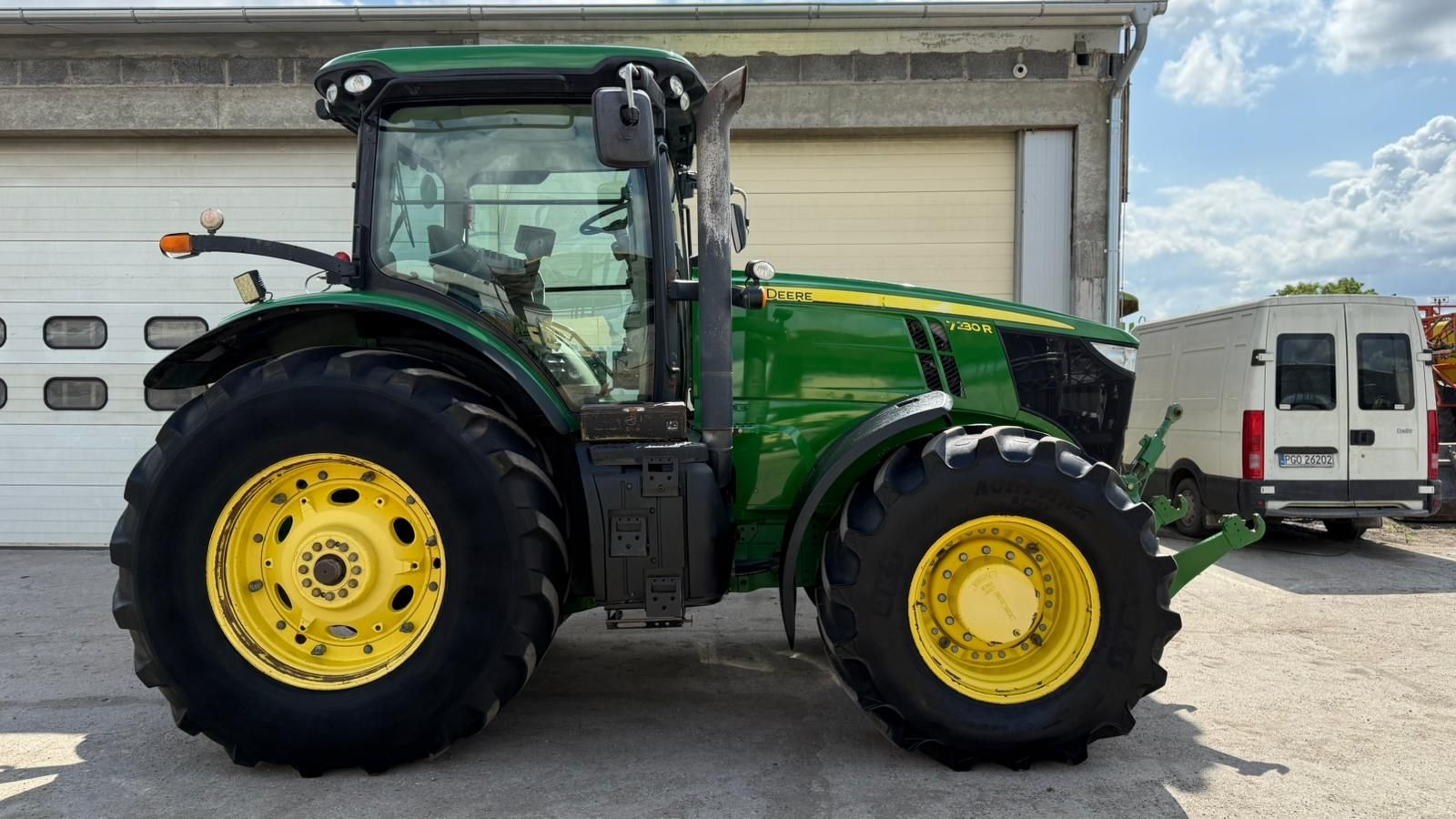 John deere  7230