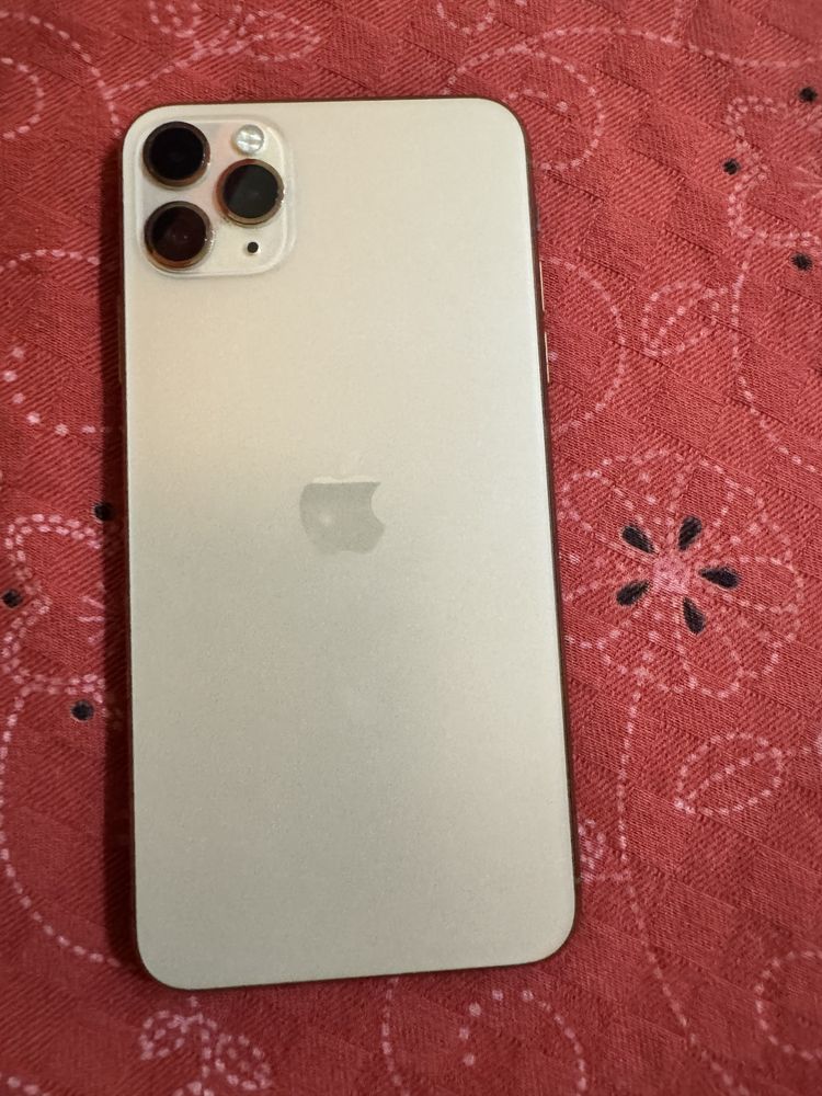 Nazare Iphone 11 Pro Max Dourado