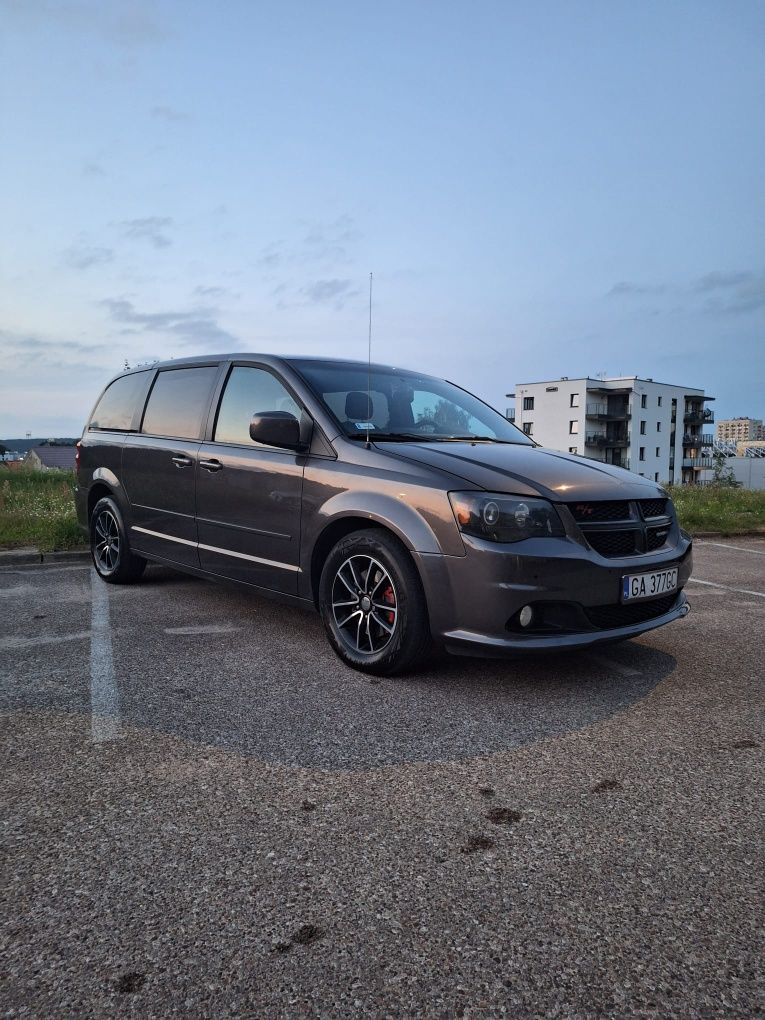 Dodge Grand Caravan do wynajęcia na uroczystości