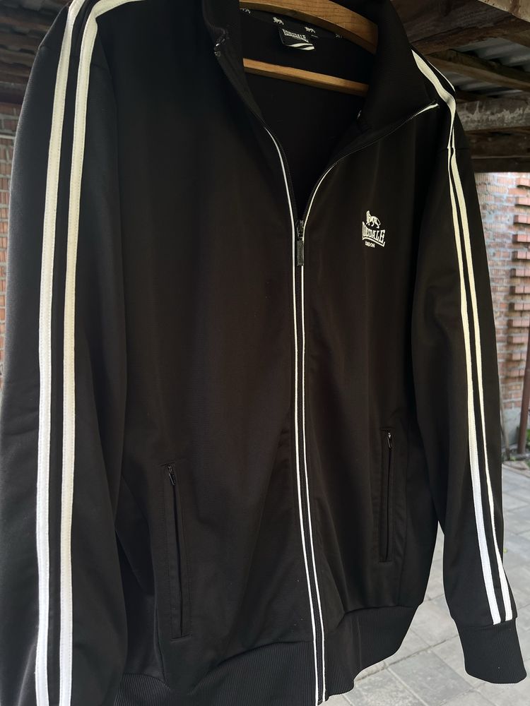 Чорна Зіпка Lonsdale
