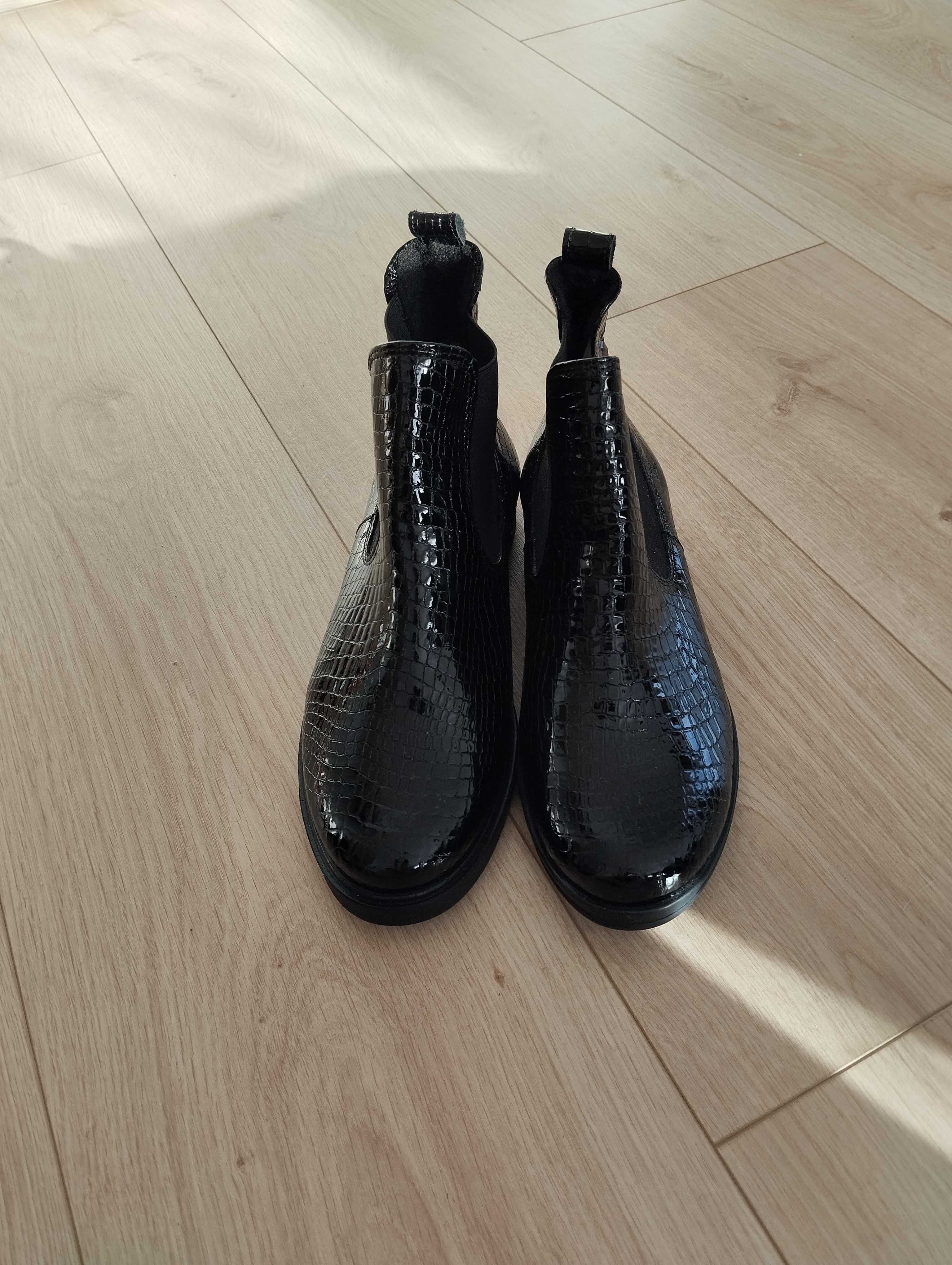 Nowe skórzane botki damskie / R-37 /