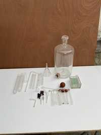 Frascos e material laboratório farmácia